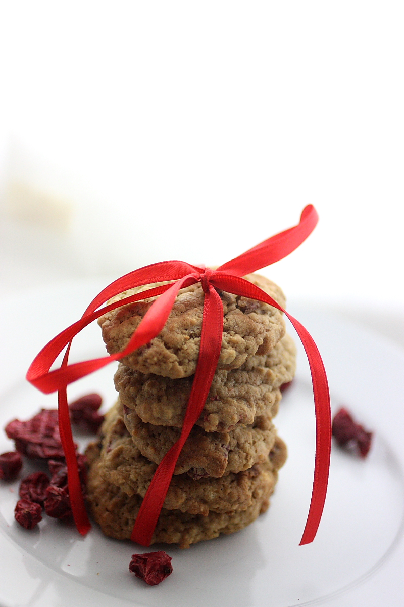 Holiday gift ideas: Cranberry and White Chocolate Oatmeal Cookies